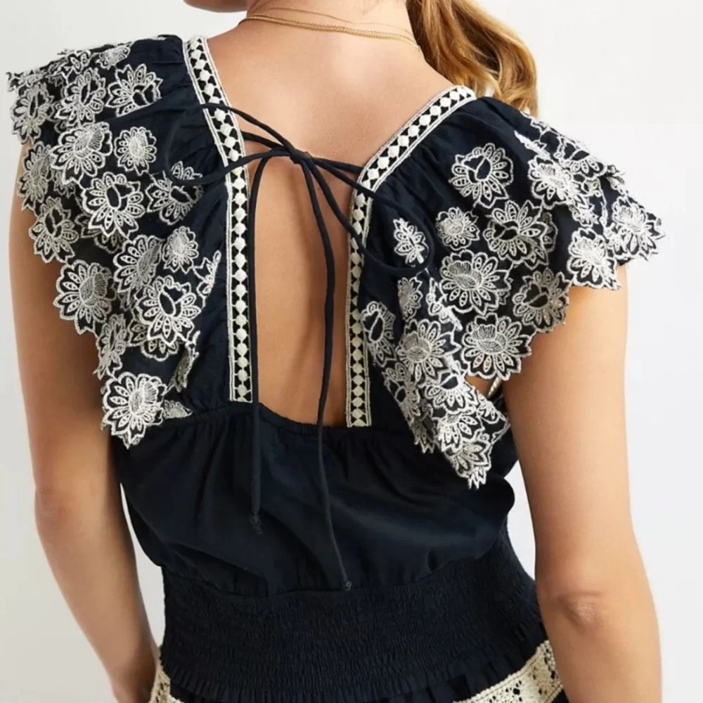 Monograph Anthropologie Blouse XL Black Embroidered Floral Ruffle Crop Top Boho - Picture 2 of 15